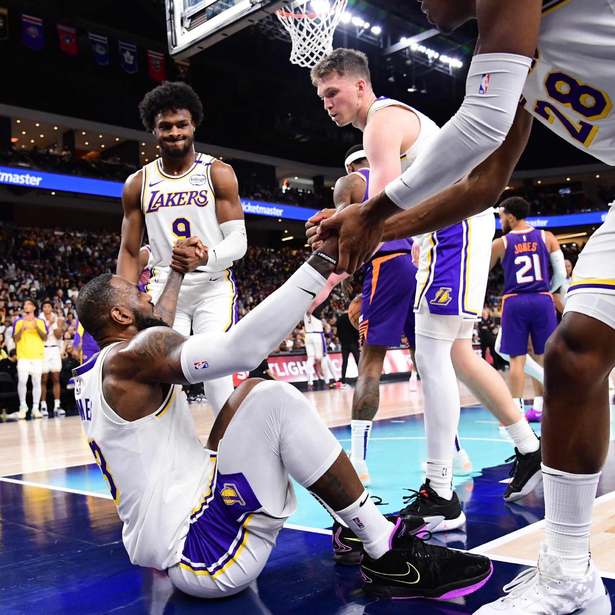 詹姆斯连续十二场比赛得分超过连败，FPX挑战极限！(詹姆斯连续十二场比赛得分超过连败,fpx挑战极限是多少)NINE GAME官方网站