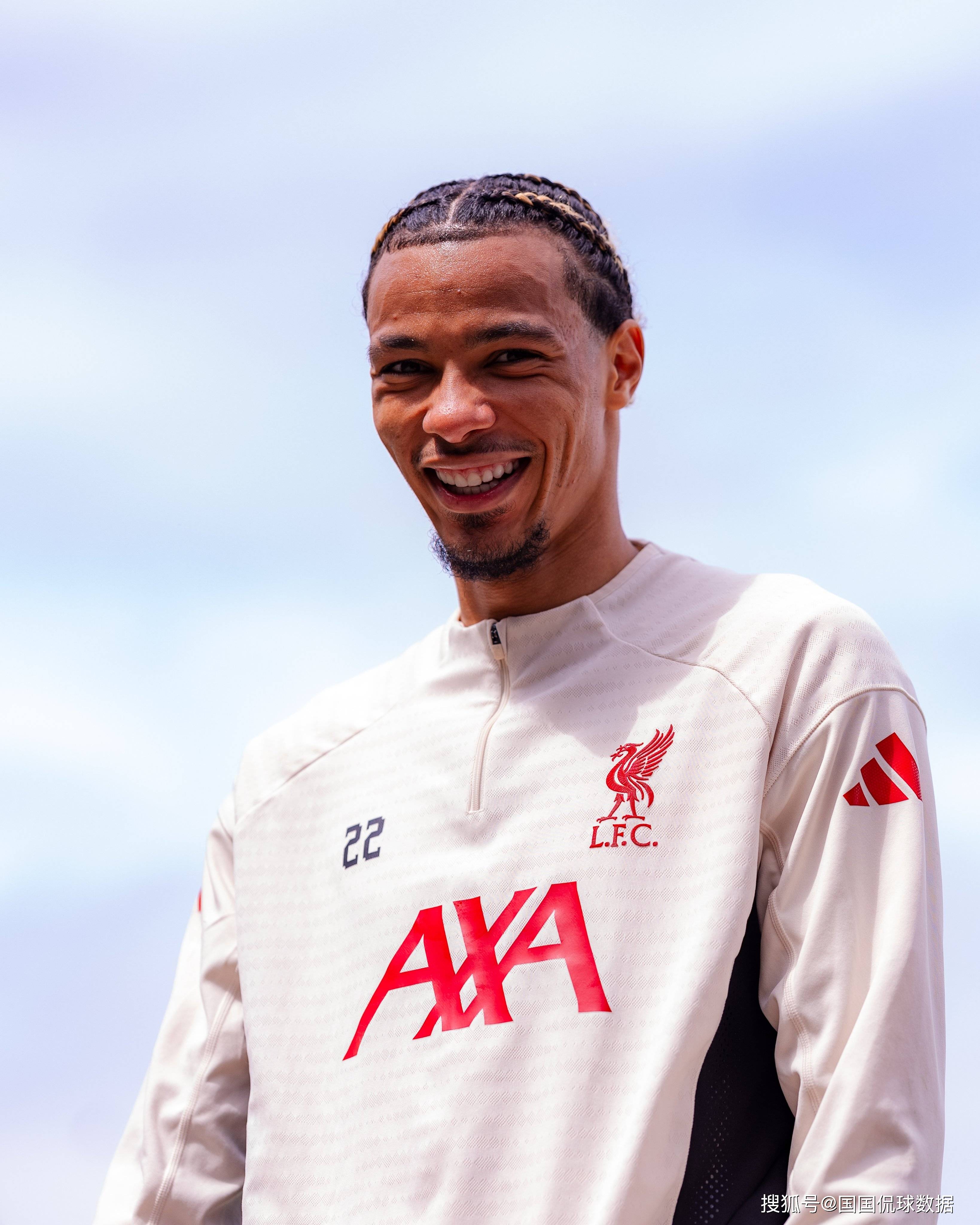 关于转会期社区盾焦点战，利物浦外线爆发，目标明确，赛季目标并未改变的信息智慧体育科技